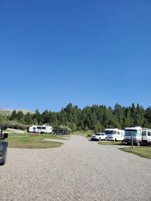 Rambling Moose Campground Picture 6