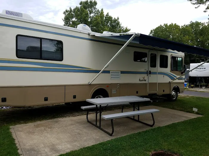 Cousins RV Park Picture 6