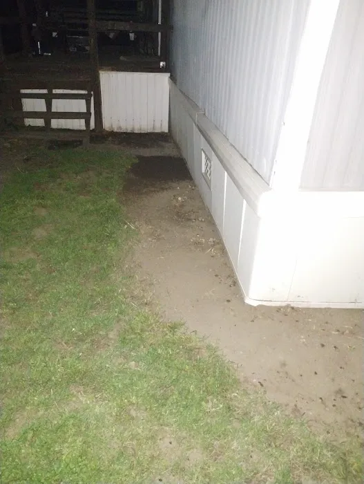 Modernaire Mobile Home Park Picture 8
