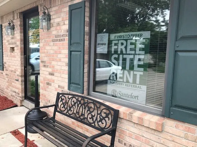 Point West Manufactured Home Community Picture 3