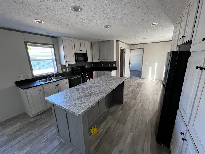 Point West Manufactured Home Community Picture 1