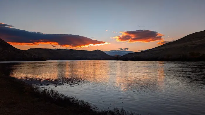 Oasis On The Snake Picture 4