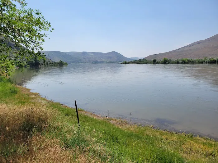 Oasis On The Snake Picture 1