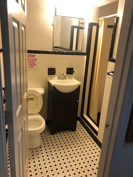 Port William Apartments/RV Park Picture 9