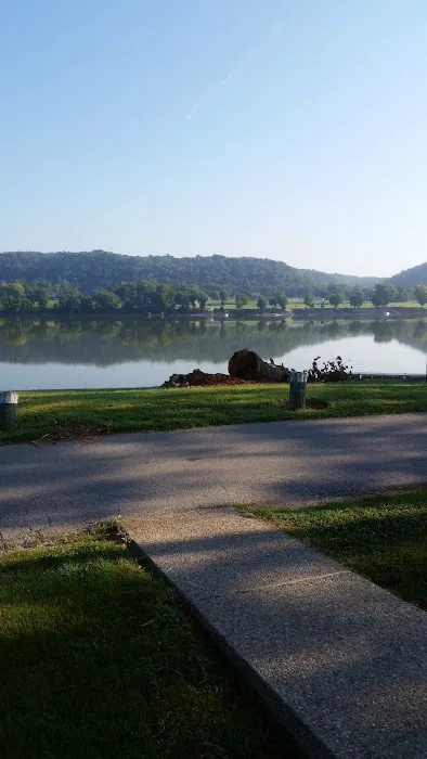 Oakview Pointe Mobile Home Park Picture 1