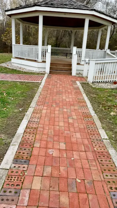 Oak Meadows Mobile Home Community Picture 4