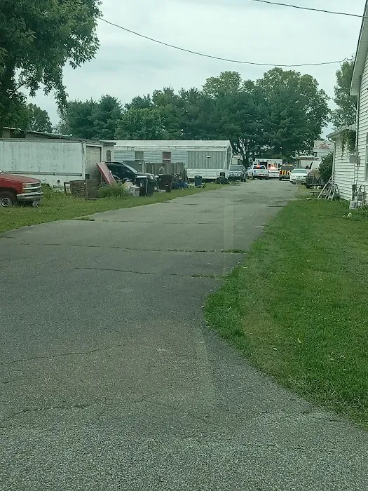 Davis Mobile Home Park Picture 3