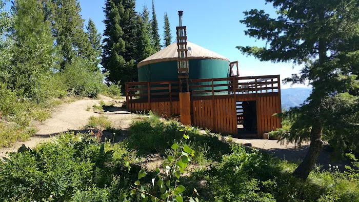 Banner Ridge Yurt Picture 10