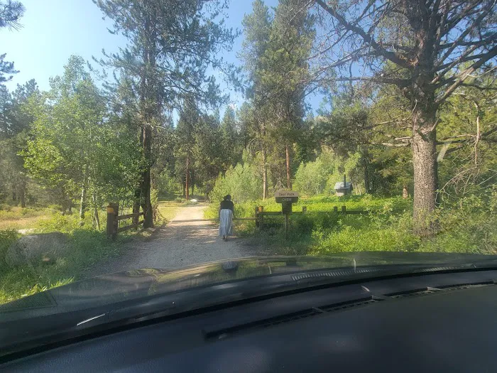 Deer Park Guard Station Picture 3