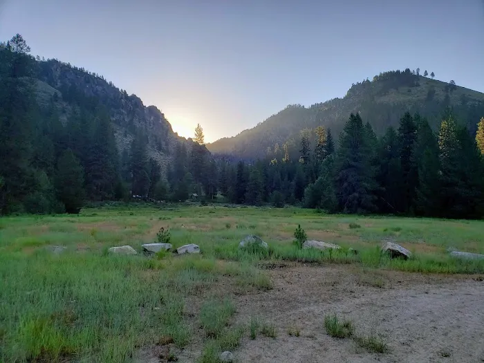 Deer Park Guard Station - Rental Cabin Picture 10