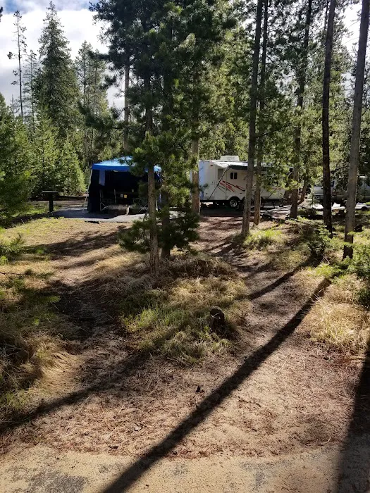 OUTLET CAMPGROUND Picture 6
