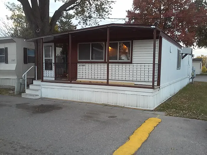 Twin Pines Mobile Home Community Picture 7