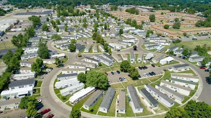 8 Mile Moblie court Picture 2