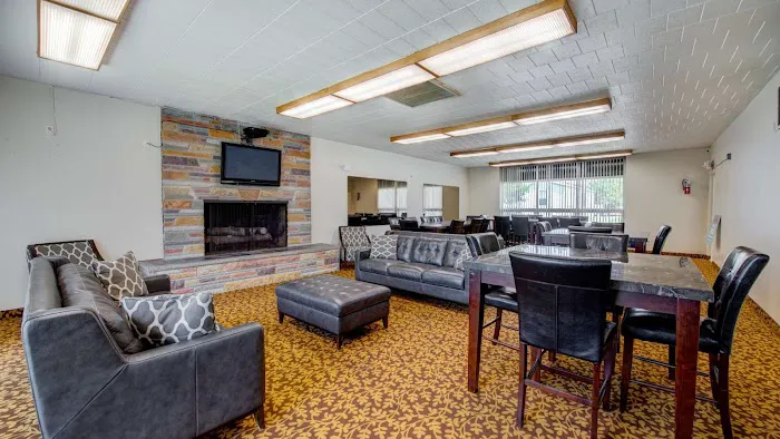 8 Mile Moblie court Picture 5