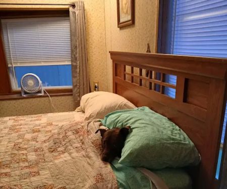 Woodview Mobile Village