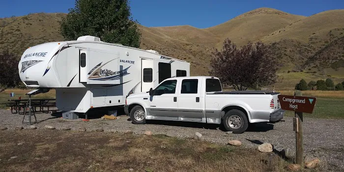 Red Mountain Campground Picture 9