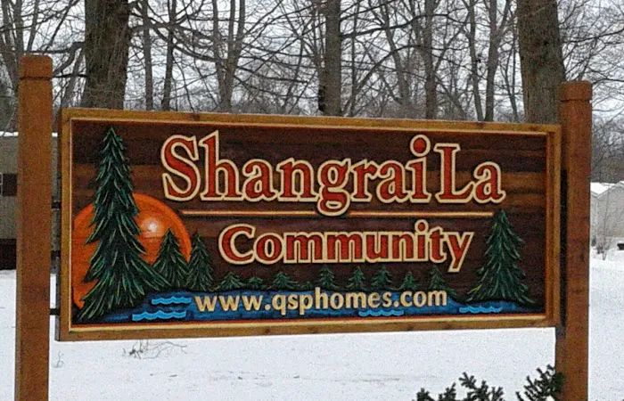 Shangrai-La Mobile Home Park Picture 2