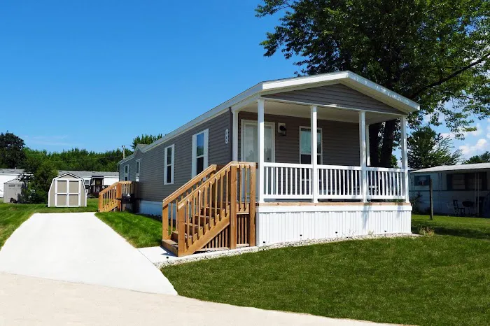 Spring Lake Manufactured Housing Community Picture 4