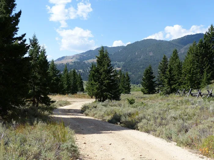 Mill Creek Trailhead & Campground Picture 1