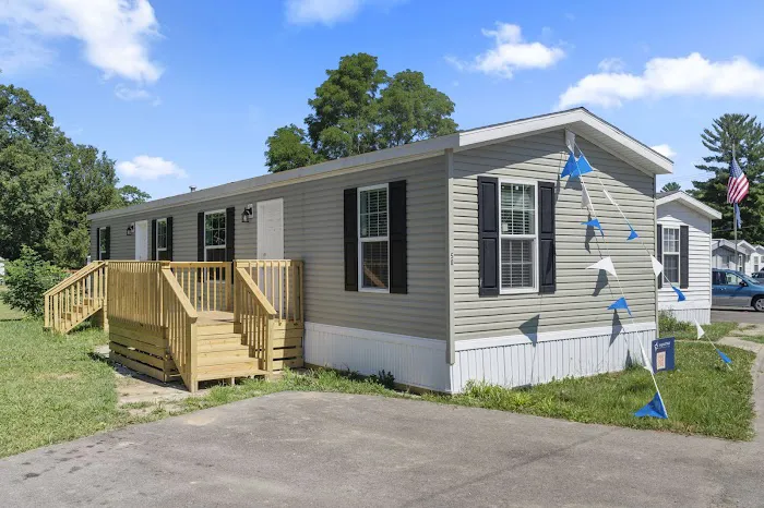 Gaslight Village Manufactured Home Community Picture 1
