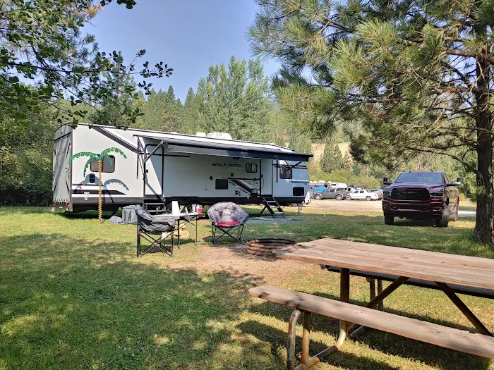 Riverpond Campground Picture 3