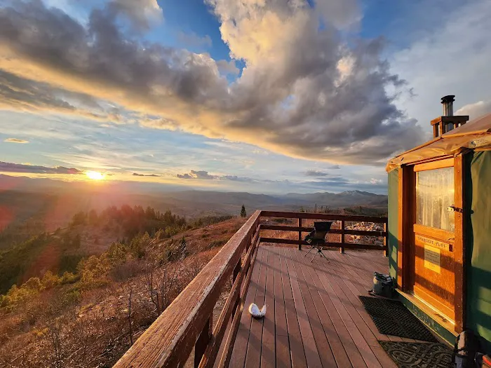 Stargaze Yurt Picture 8