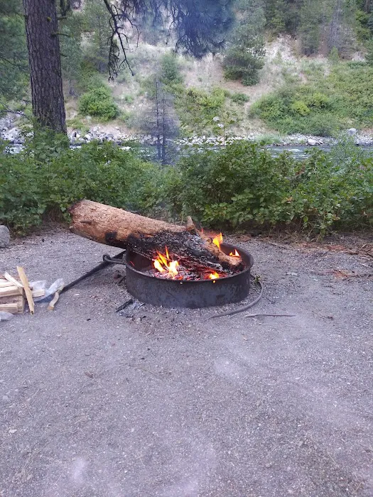 Big Eddy Campground Picture 8
