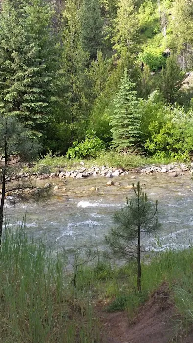 Queens River Campground Picture 2