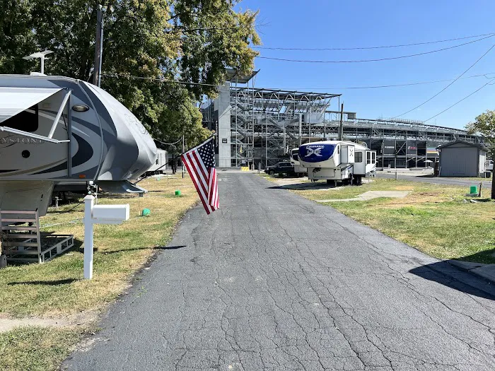 Speedway RV Park Picture 2