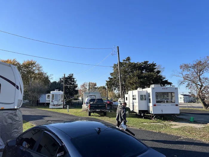 Speedway RV Park Picture 7