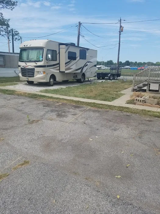 Wilcox Mobile Home Park Picture 8