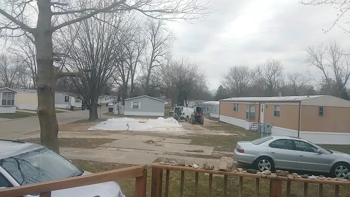 Lake Of The Pines Mobile Home Park Picture 4