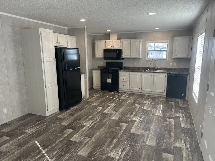 Roseville Mobile Home Park Picture 8