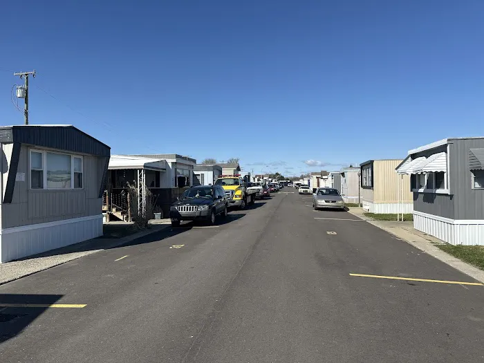 Roseville Mobile Home Park Picture 7