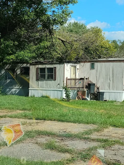 Indian Hills Manor Mobile Home Park Picture 2