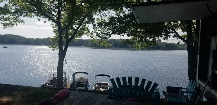 Holiday Terrace Mobile Home Park Picture 9