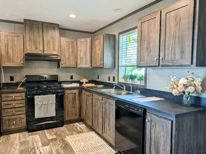 Grand Country Mobile Home Village Picture 4