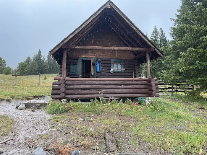 WINDY PASS CABIN Picture 6