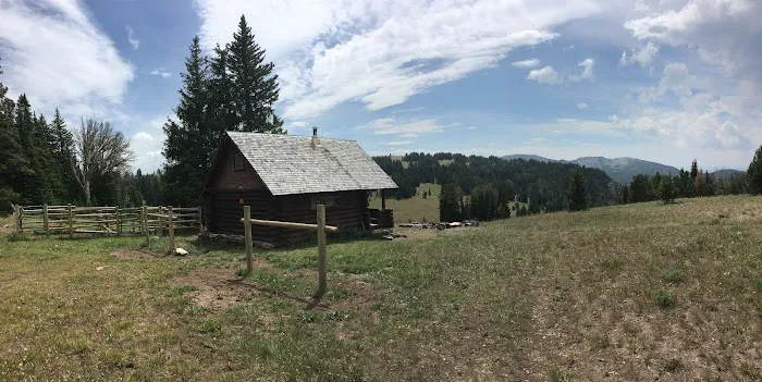 WINDY PASS CABIN Picture 10
