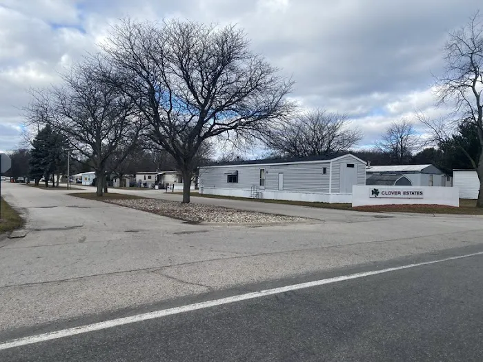 Clover Estate Mobile Home Park Picture 3