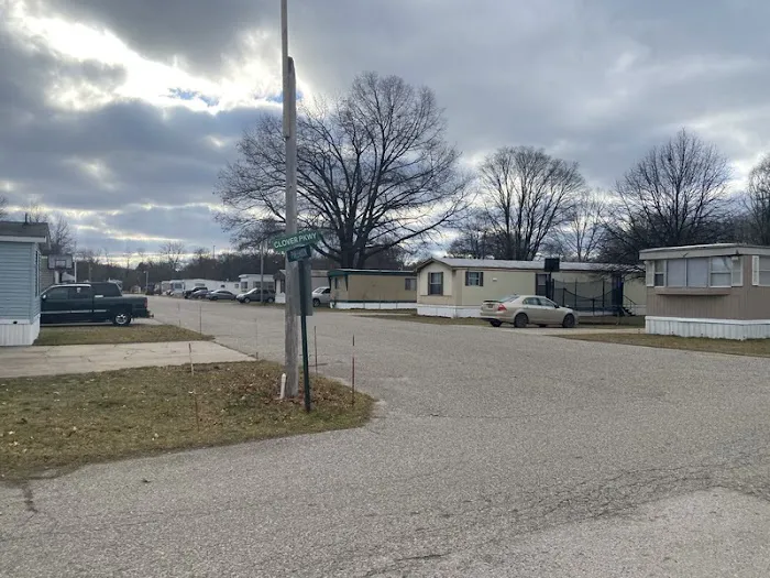 Clover Estate Mobile Home Park Picture 5