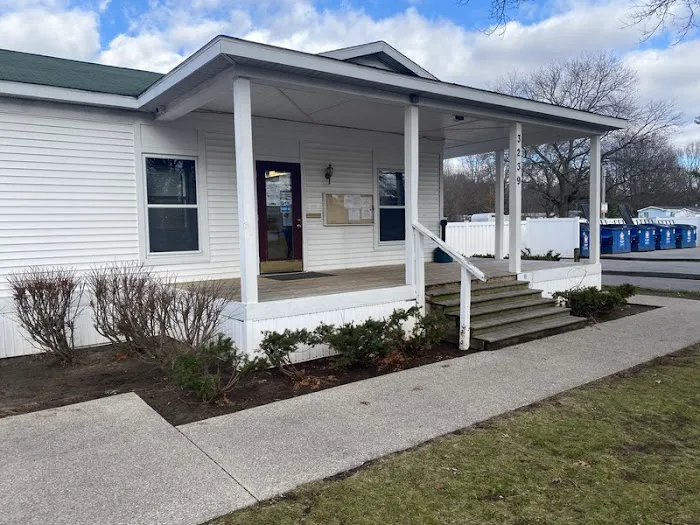 Clover Estate Mobile Home Park Picture 4