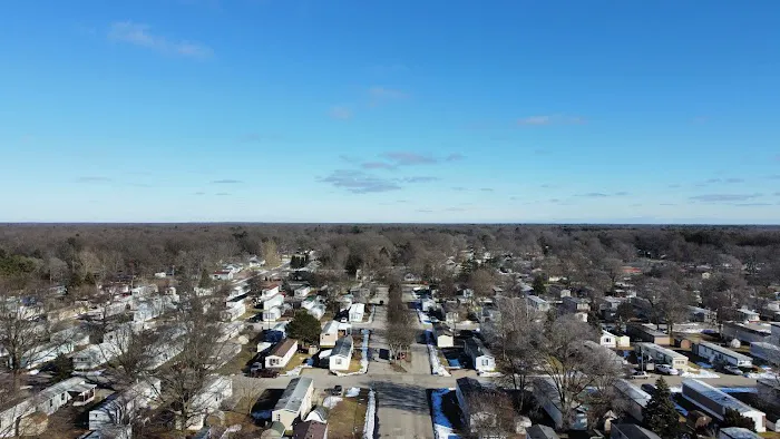 Clover Estate Mobile Home Park Picture 8