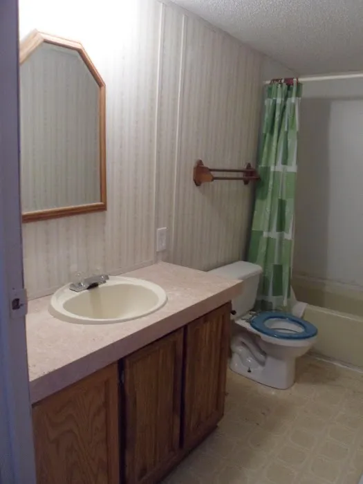 Country Estates Mobile Home Park Picture 6