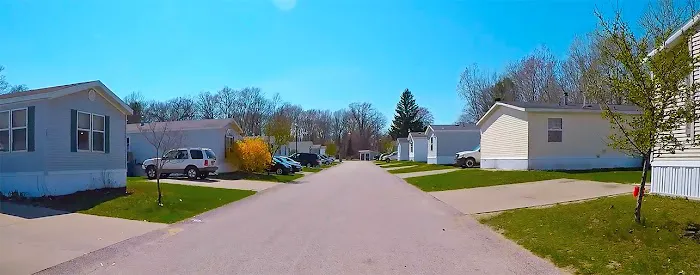 Hidden Oaks Mobile Home Park Picture 2