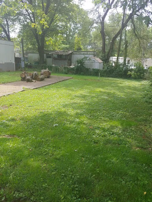 Maple Grove Mobile Home Park Picture 7