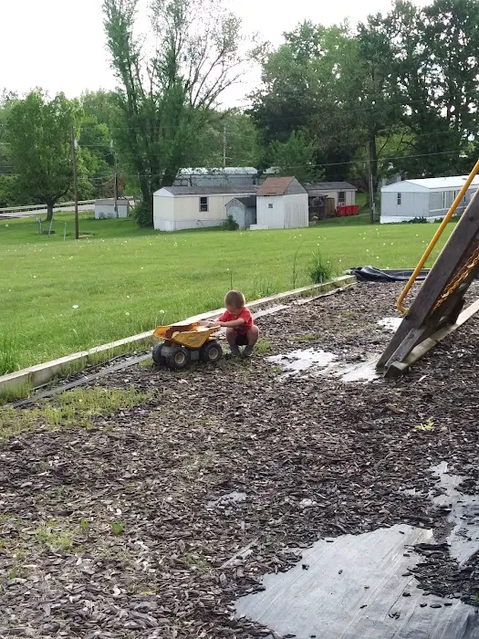 Capital Mobile Home Park Picture 10