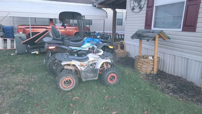 Suburban Pointe Mobile Home Park Picture 3