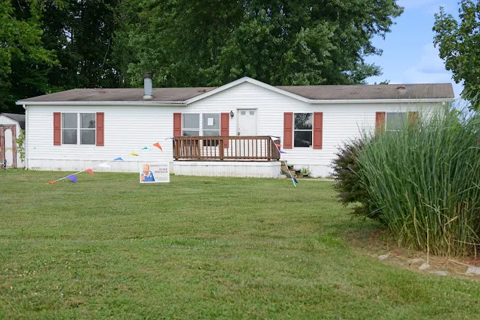 Amberly Pointe Mobile Home Park Picture 5