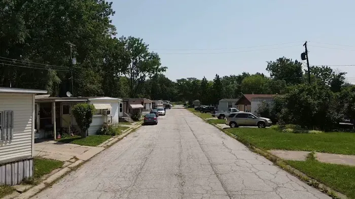 Saginaw Estates Mobile Home Park Picture 3